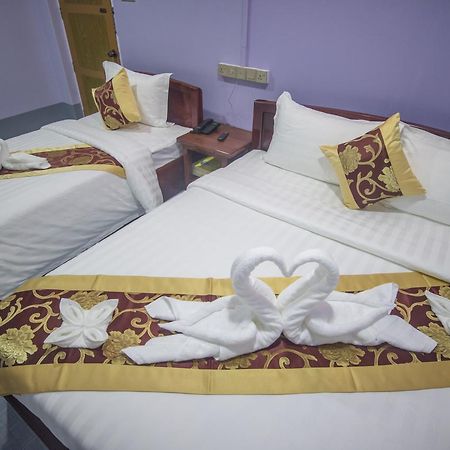 Golden Gum-Kino Hotel Mandalay Buitenkant foto