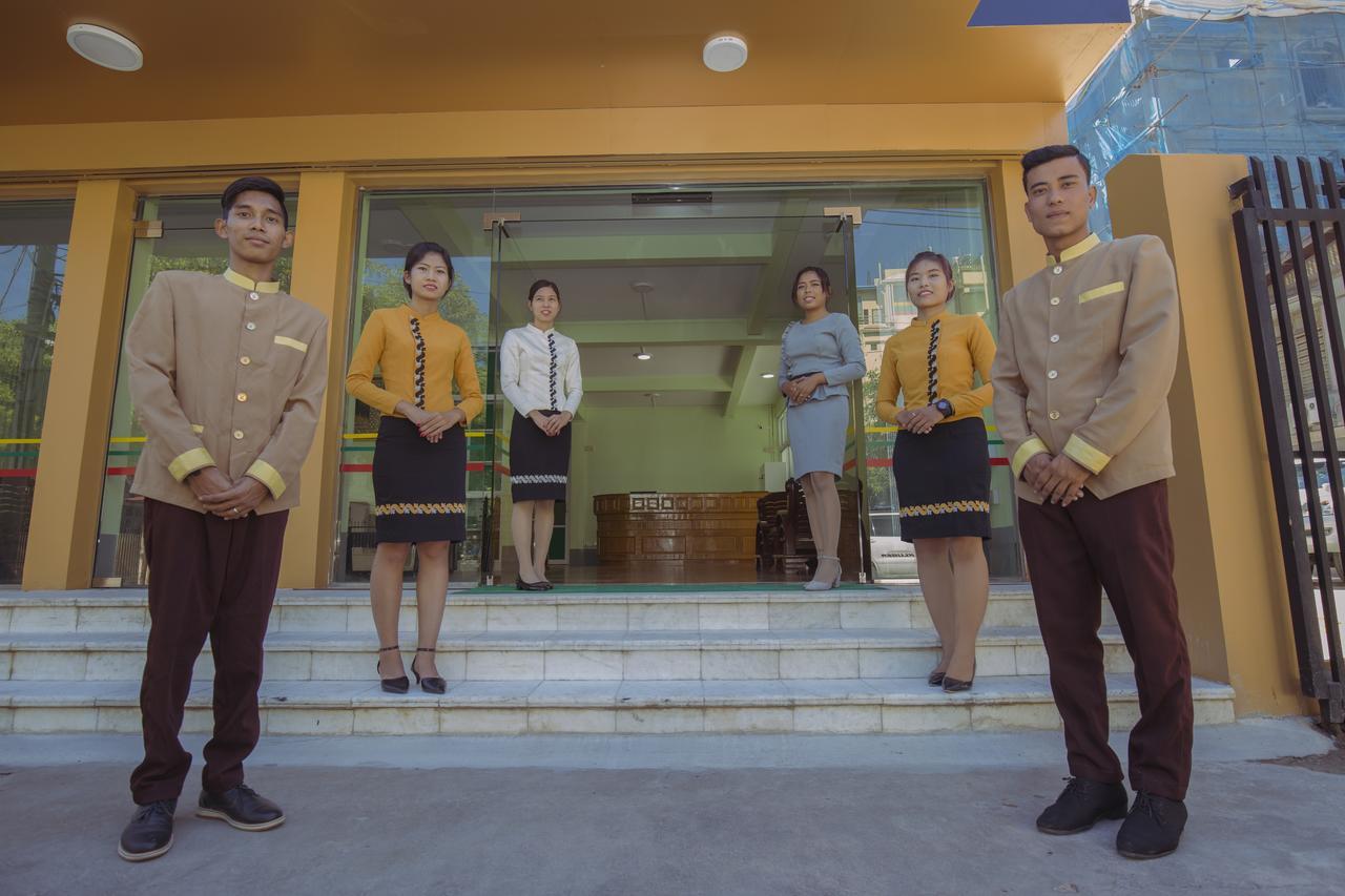 Golden Gum-Kino Hotel Mandalay Buitenkant foto